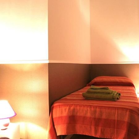 Pino Marittimo Bed & Breakfast Чивитанова Марке Стая снимка