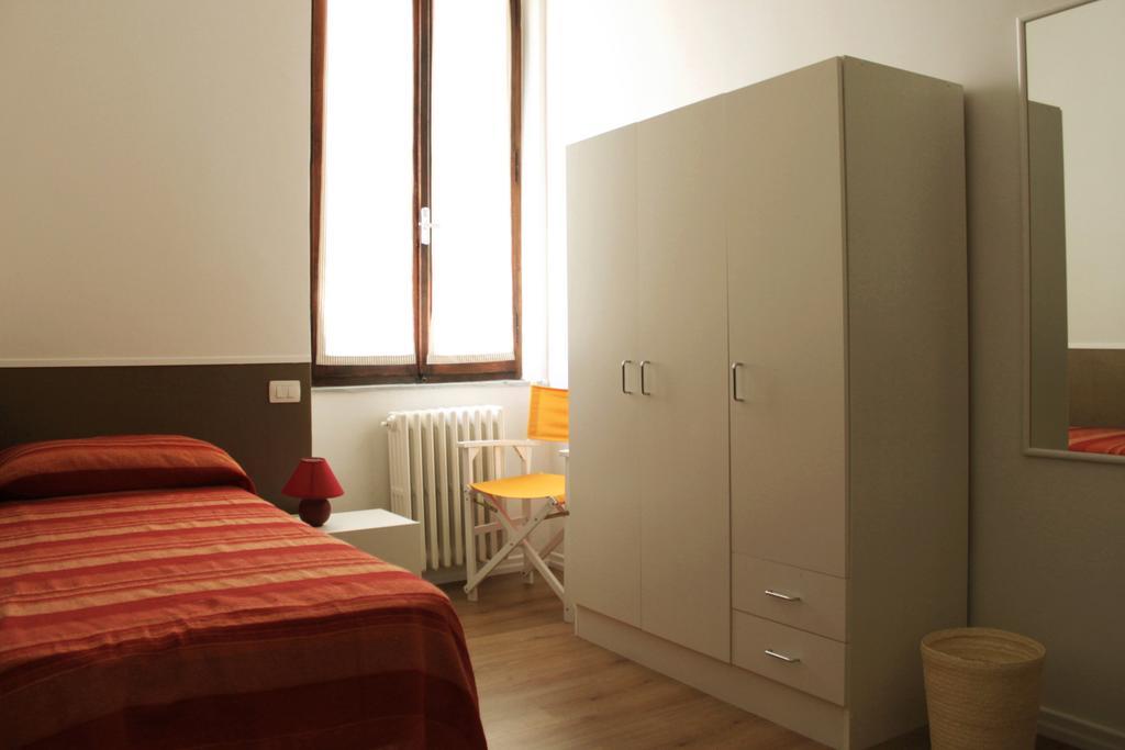 Pino Marittimo Bed & Breakfast Чивитанова Марке Стая снимка